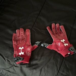 Exclusive Official Game Worn South Carolina Gamecocks Football gloves